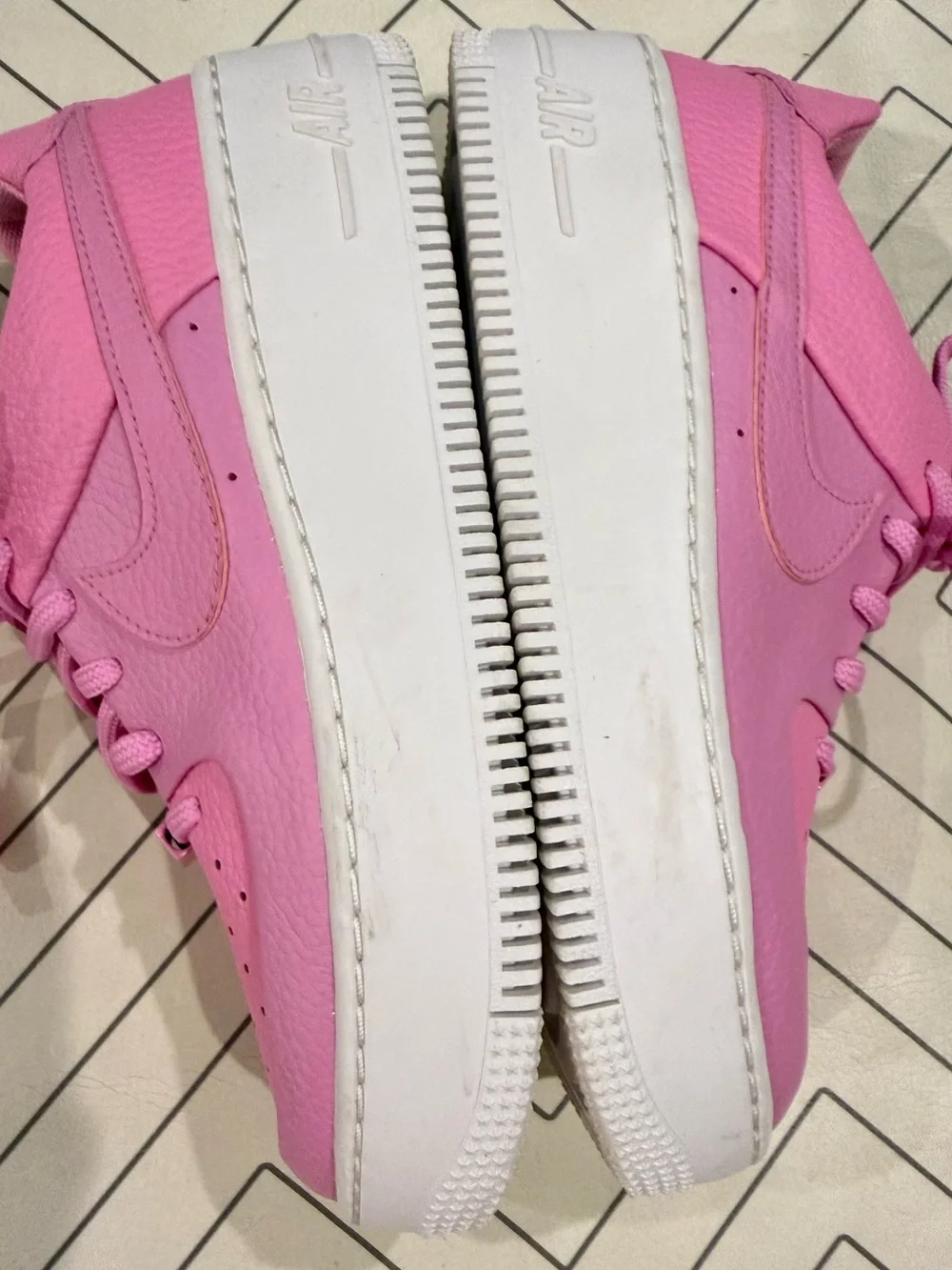 Nike Air Force 1 Sage Low 'Psychic Pink Sneakers